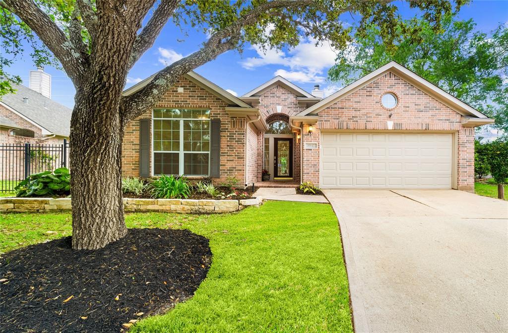 Sugar Land, TX 77479 | 3 beds| 2 baths| $385,000